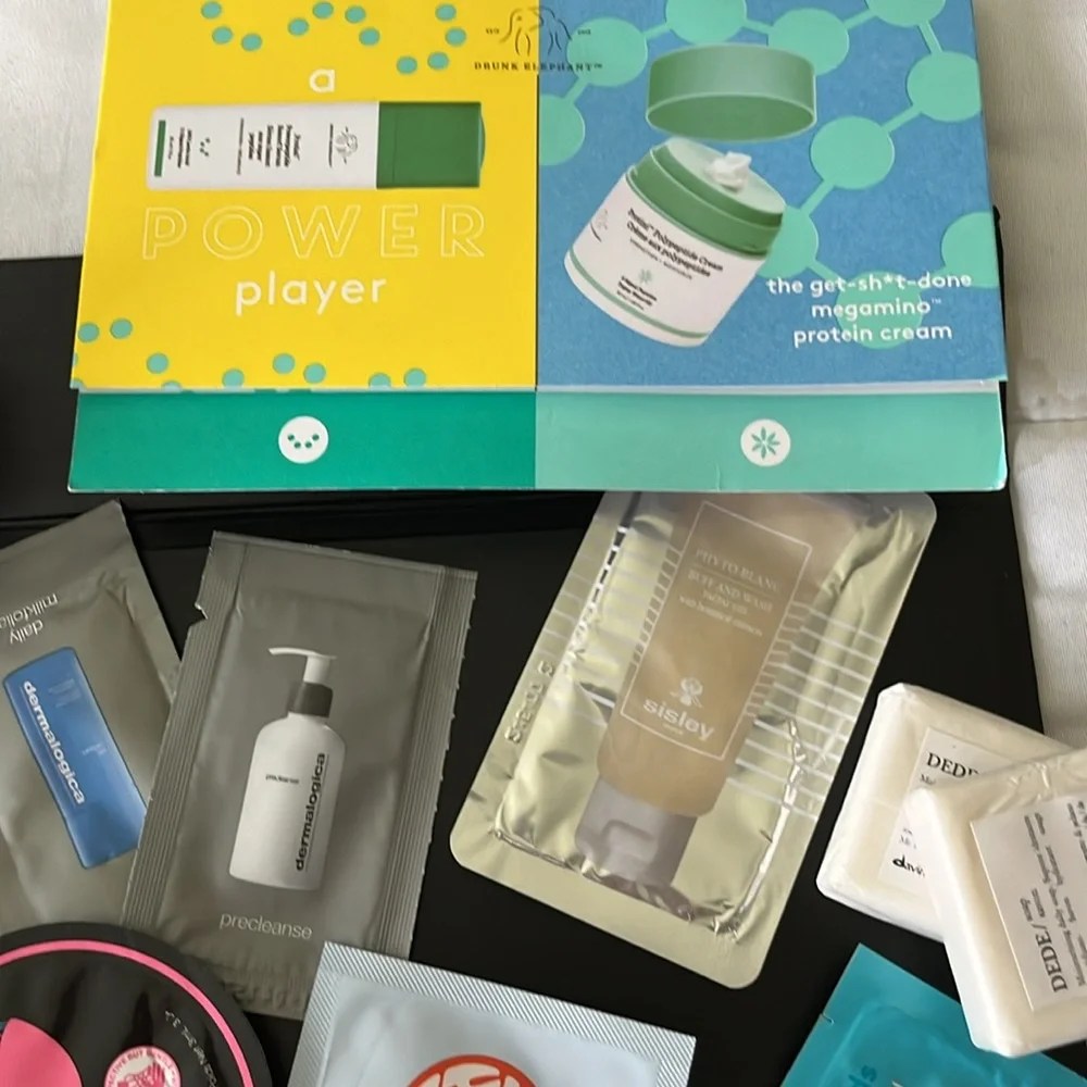 Deluxe luxury cleansing bundle (25-pc) - Picture 3 of 7